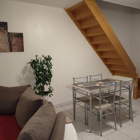 Au Pied Du Chateau 2 Bellegarde-du-Loiret Habitación foto