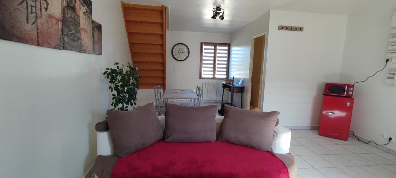 Au Pied Du Chateau 2 Bellegarde-du-Loiret Habitación foto